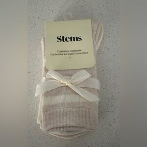 ✨NWT✨Stems: Women’s 2 Pack Conscious Cashmere Socks